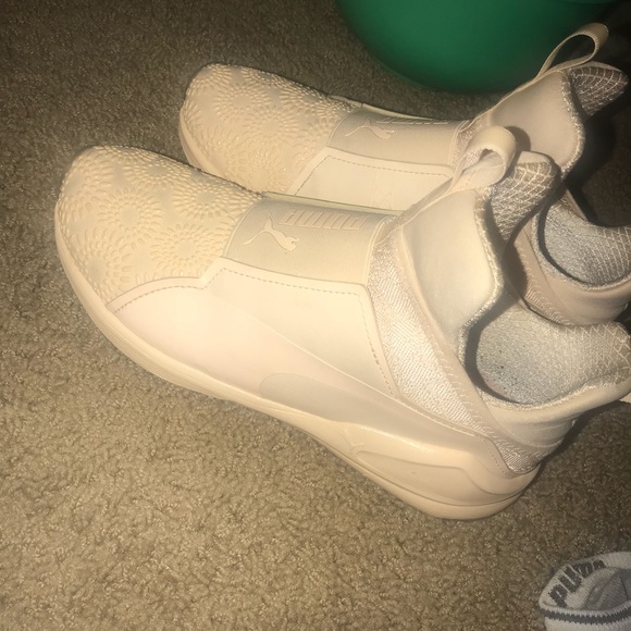 Women's Puma Fierce Athlux Training Shoes - Picture 4 of 4